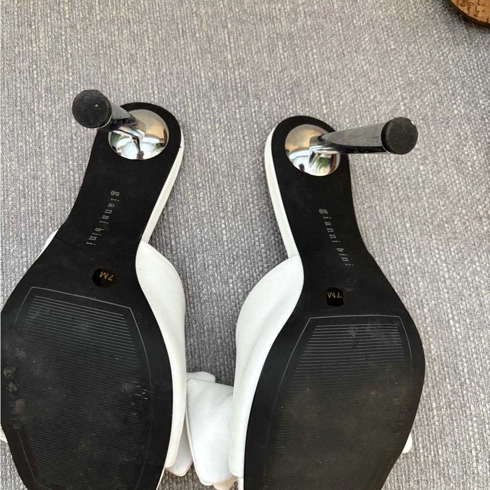 Gianni Bini Elegant White Bow Heels size 7 - Picture 4 of 5